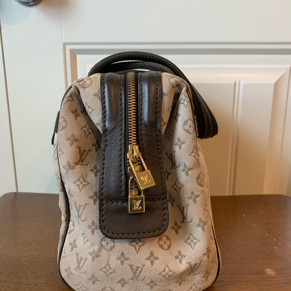 SOLD Auth. Louis Vuitton Josephine bag - Picture 4 of 13